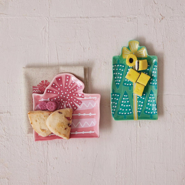 Gift-Shaped Stoneware Plate