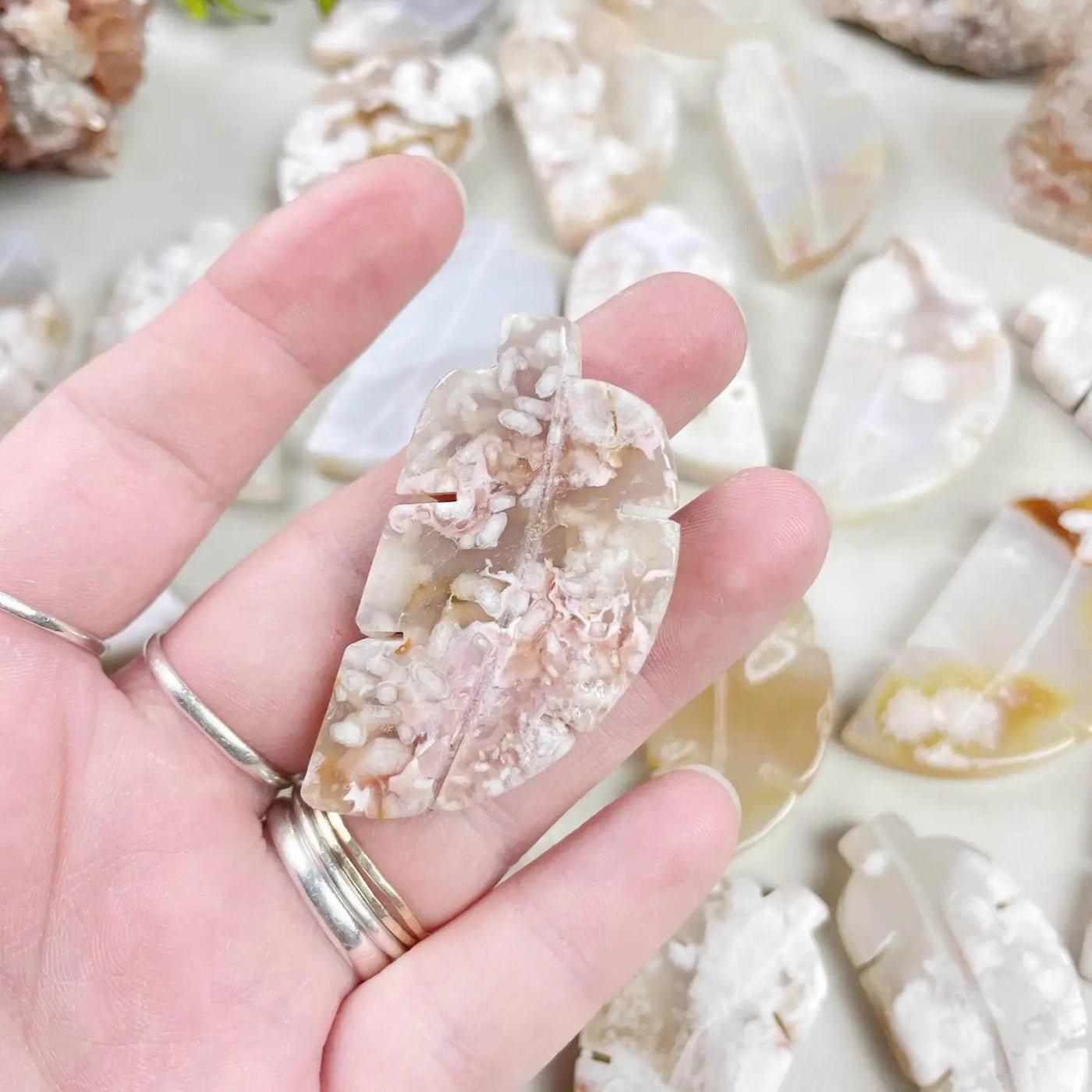 Flower Agate Leaf Carving